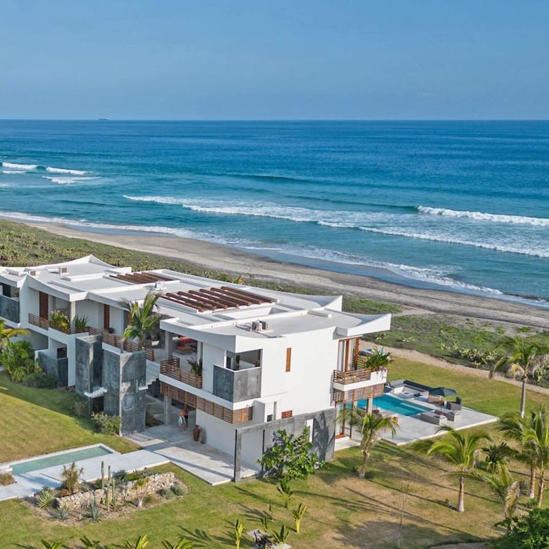 Beachfront Villa in Plataforma