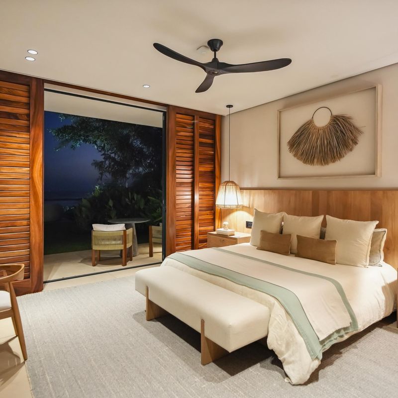 Oceanfront Villa in Paradise Coves