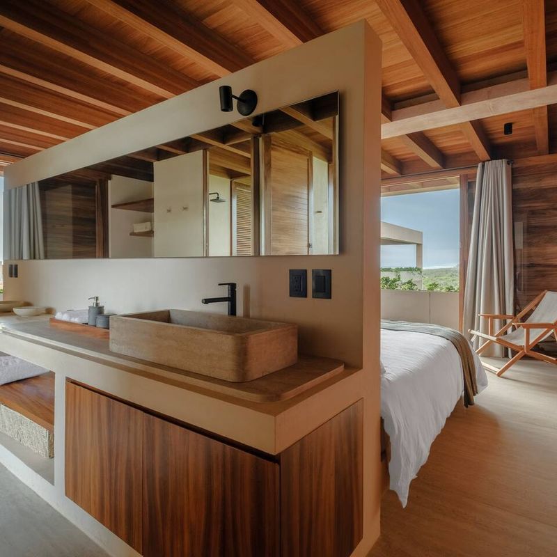 Beachfront Villa in El Rosedal