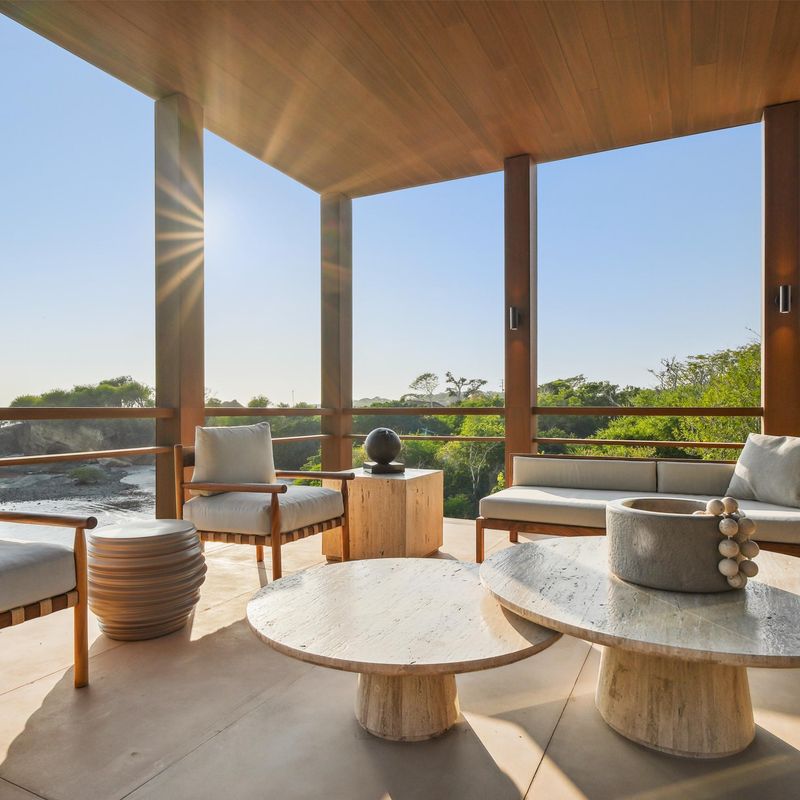 Oceanfront Villa in Paradise Coves