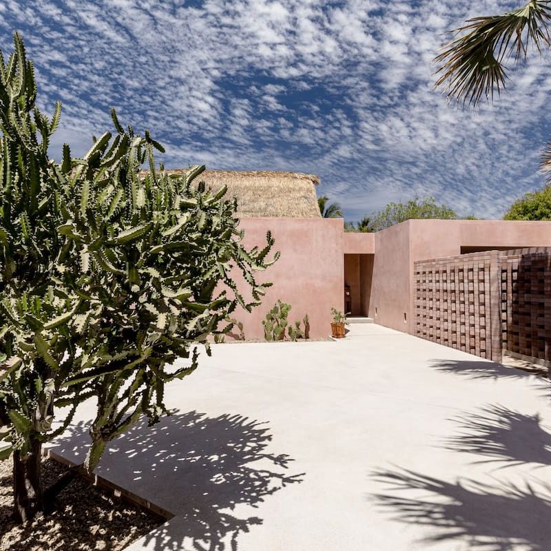 Beachfront Villa in Los Naranjos