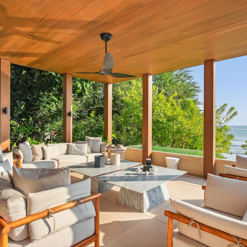 Oceanfront Villa in Paradise Coves