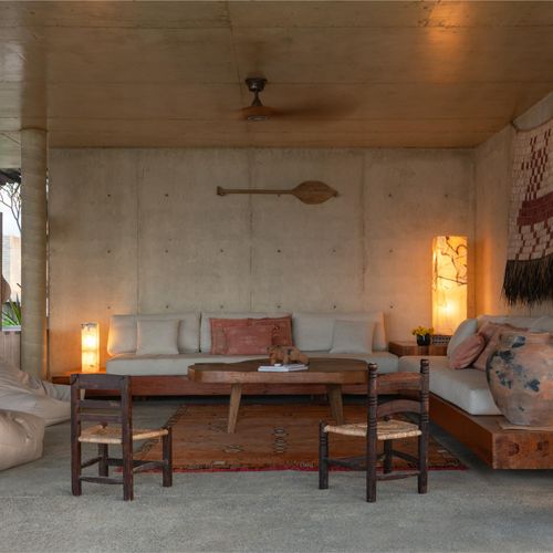 Designer home in Ventanilla