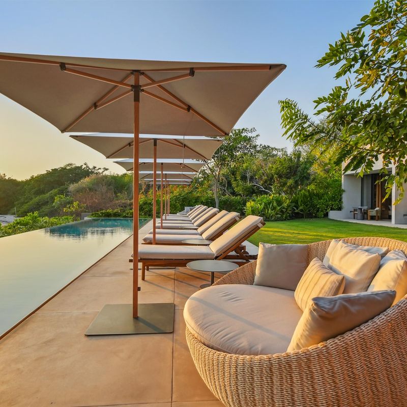 Oceanfront Villa in Paradise Coves