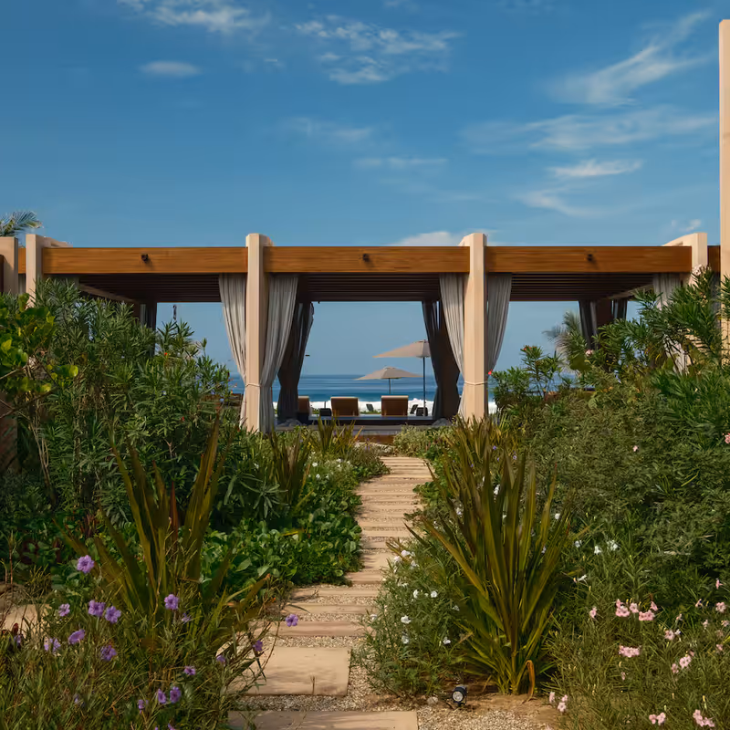 Beachfront Villa in El Rosedal