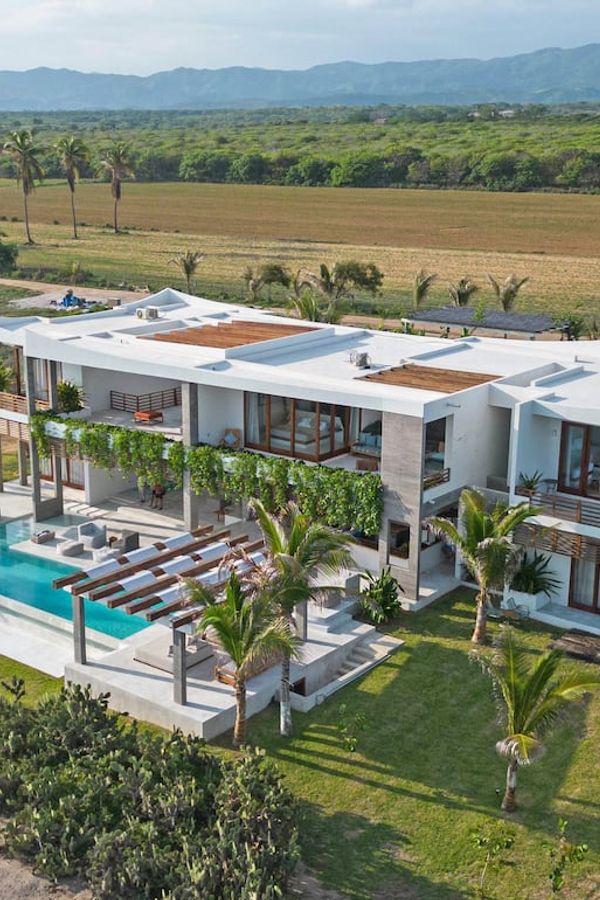 Beachfront Villa in Plataforma