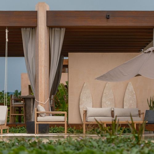 Beachfront Villa in El Rosedal