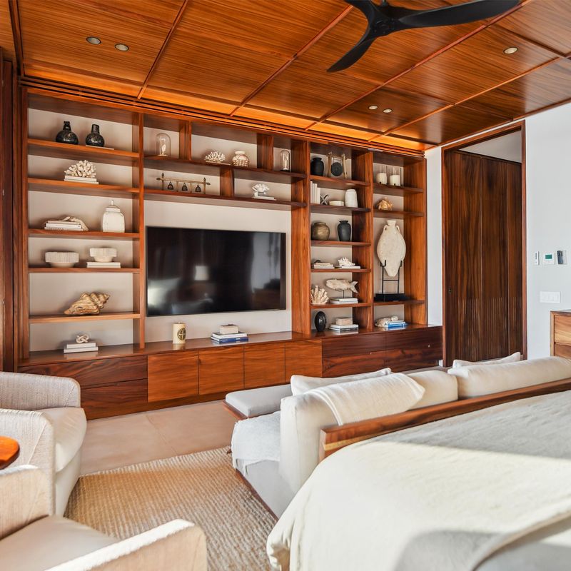 Oceanfront Villa in Paradise Coves