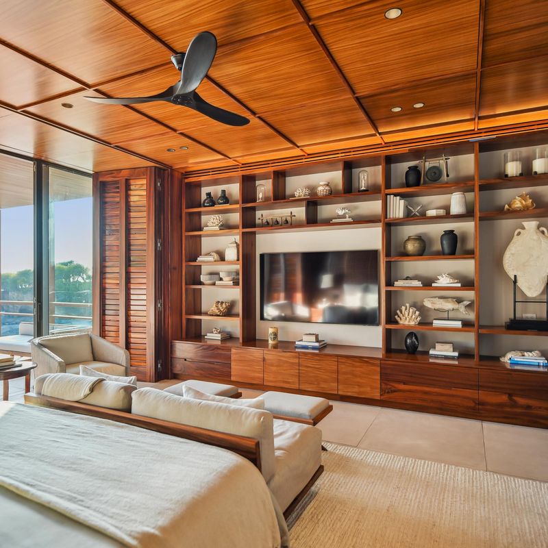 Oceanfront Villa in Paradise Coves