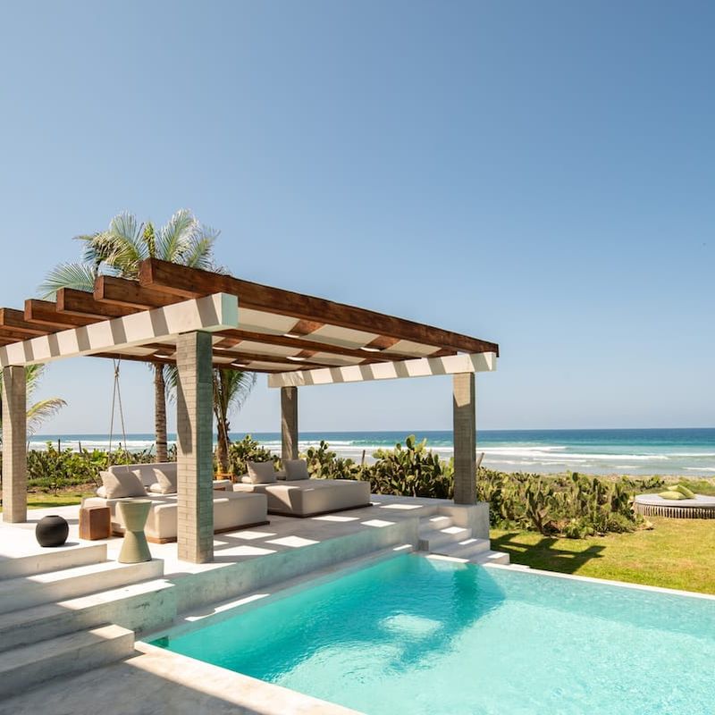 Beachfront Villa in Plataforma