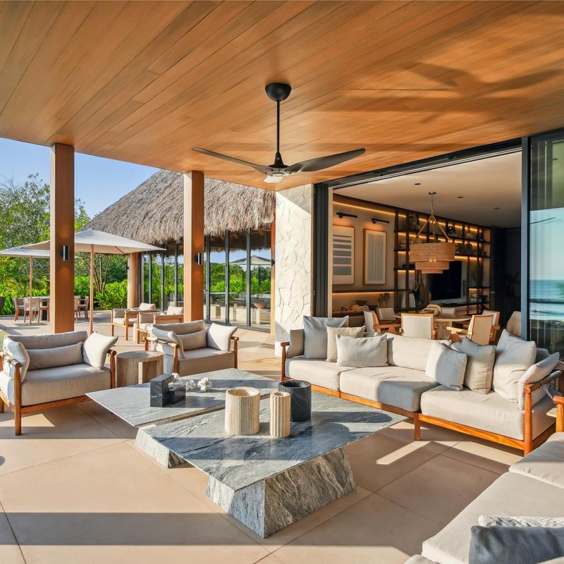 Oceanfront Villa in Paradise Coves