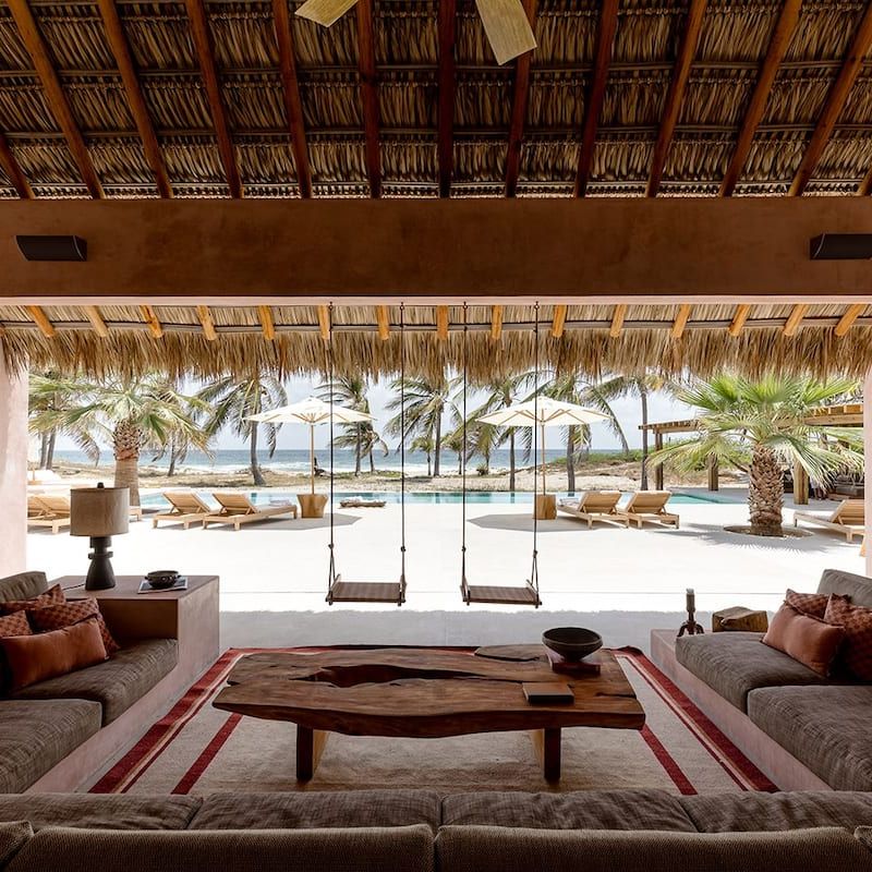 Beachfront Villa in Los Naranjos