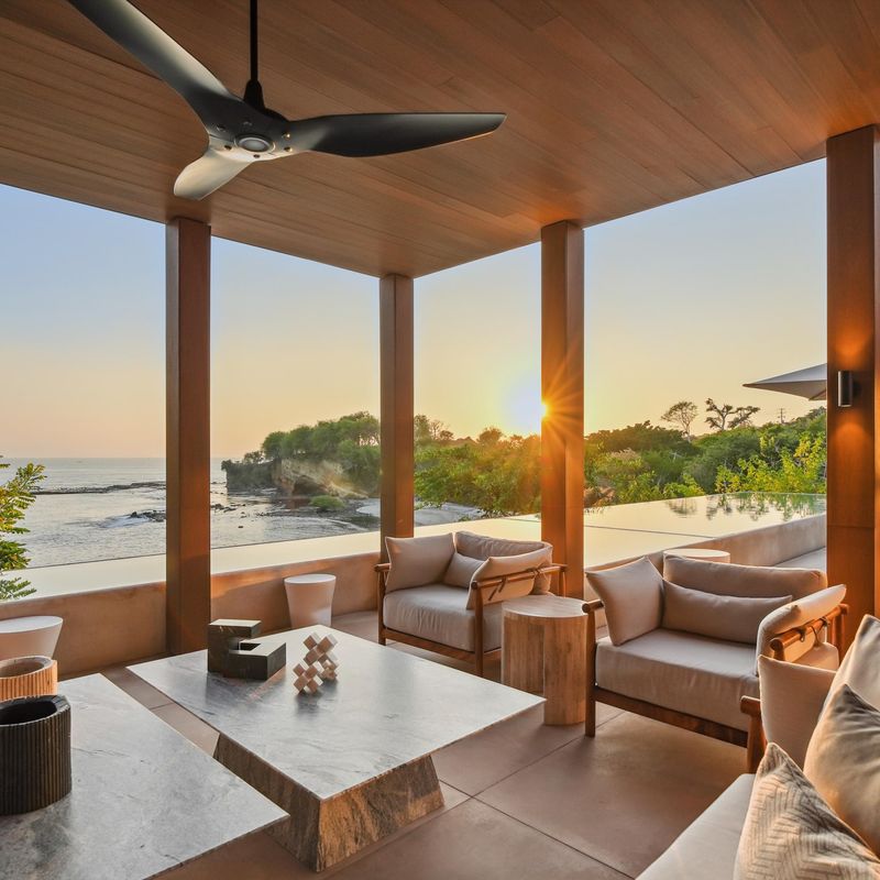 Oceanfront Villa in Paradise Coves