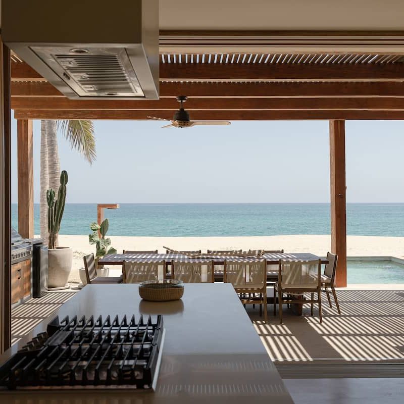 Beachfront Villa in La Ribera
