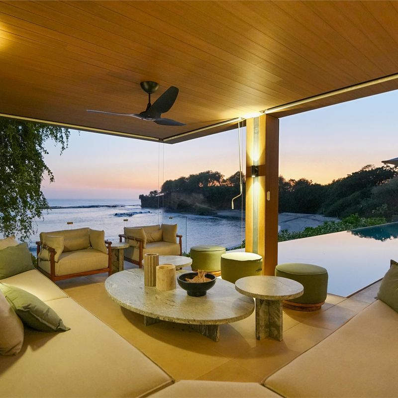 Oceanfront Villa in Paradise Coves