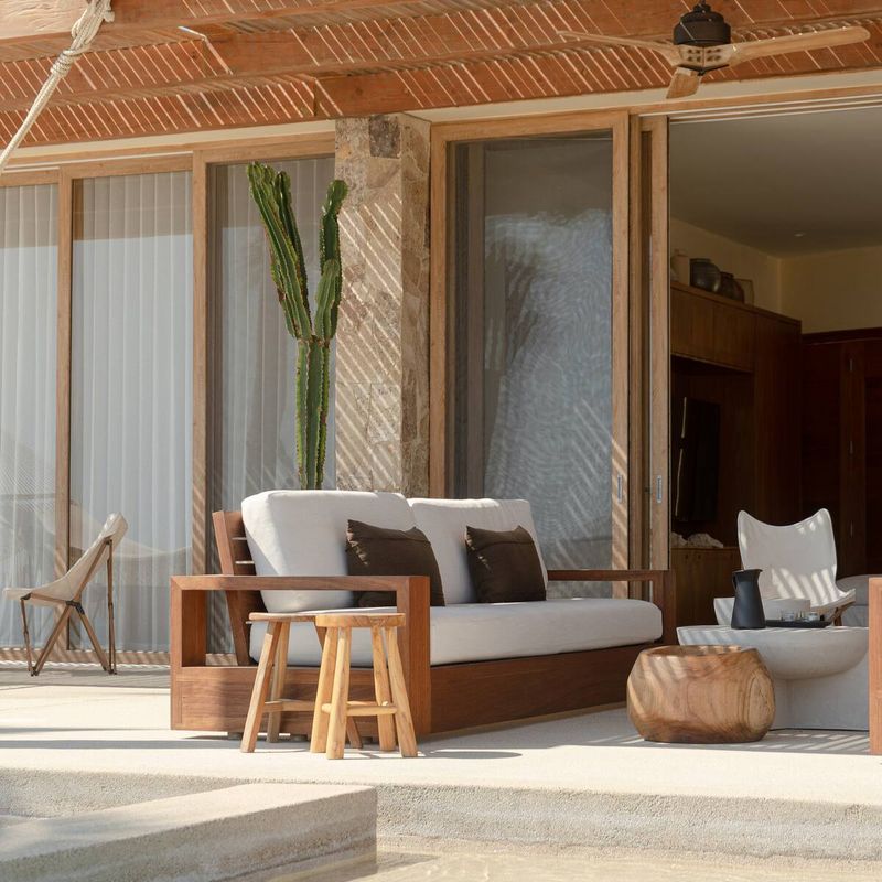 Beachfront Villa in La Ribera