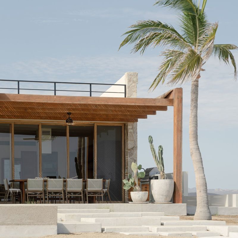 Beachfront Villa in La Ribera