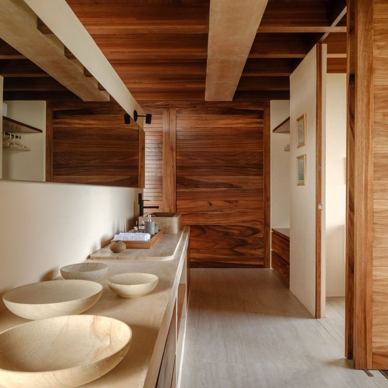 Beachfront Villa in El Rosedal