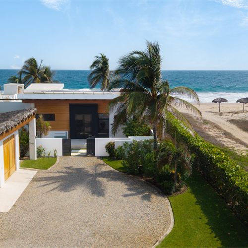 Beachfront Villa in Puerto Escondido