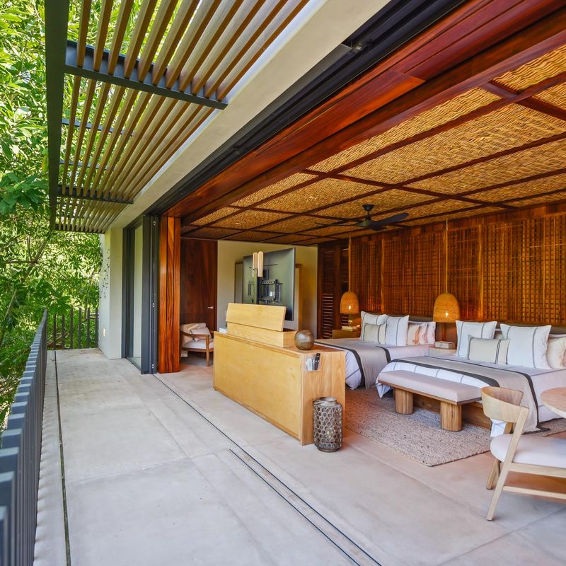 Oceanfront Villa in Paradise Coves