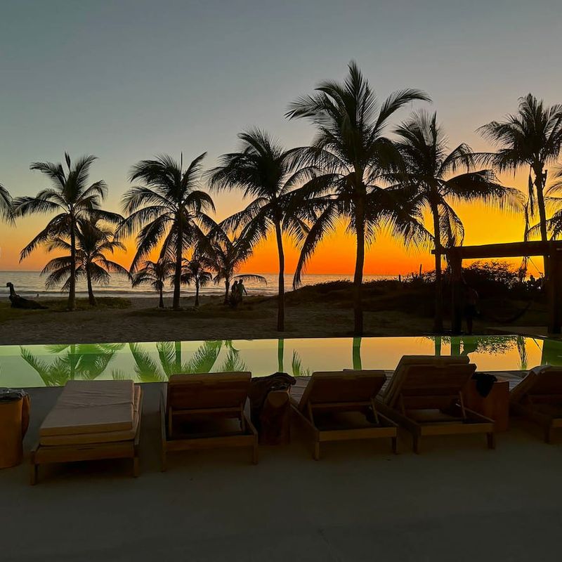 Beachfront Villa in Los Naranjos