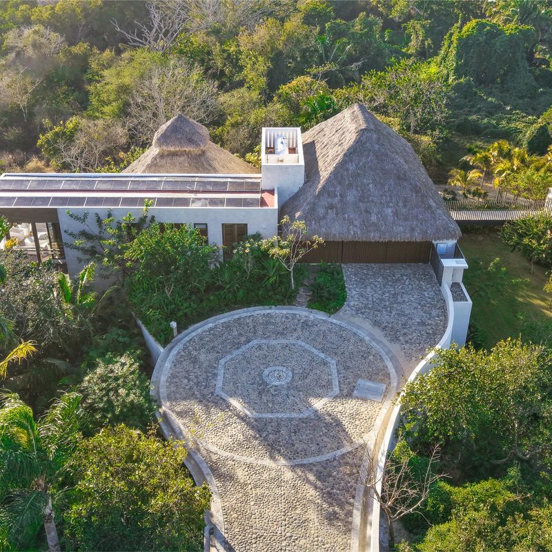 Oceanfront Villa in Paradise Coves