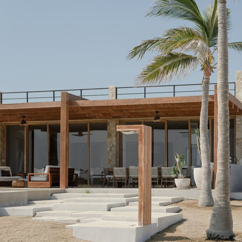 Beachfront Villa in La Ribera