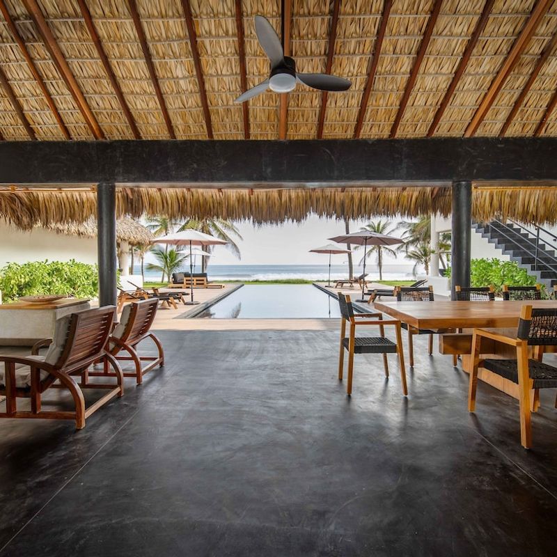 Oceanfront Villa in Santa María Colotepec