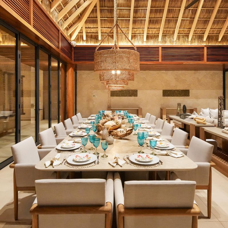 Oceanfront Villa in Paradise Coves