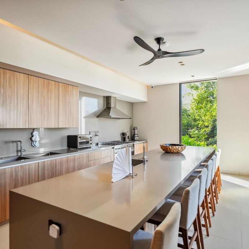 Oceanfront Villa in Paradise Coves