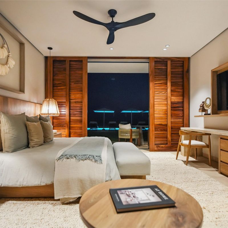 Oceanfront Villa in Paradise Coves