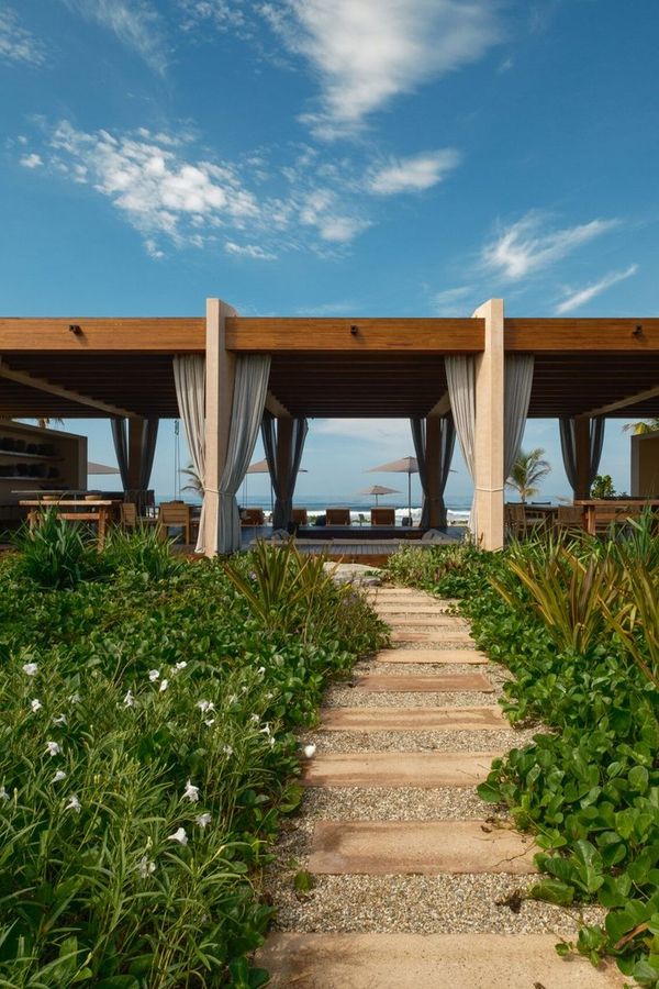 Beachfront Villa in El Rosedal