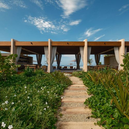 Beachfront Villa in El Rosedal