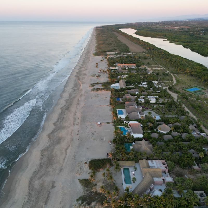Beachfront Villa in Los Naranjos