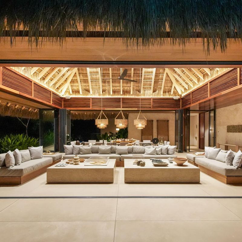 Oceanfront Villa in Paradise Coves