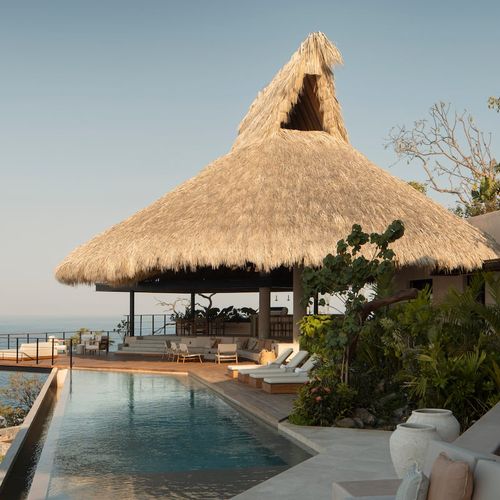 Luxury villa in Zihuatanejo