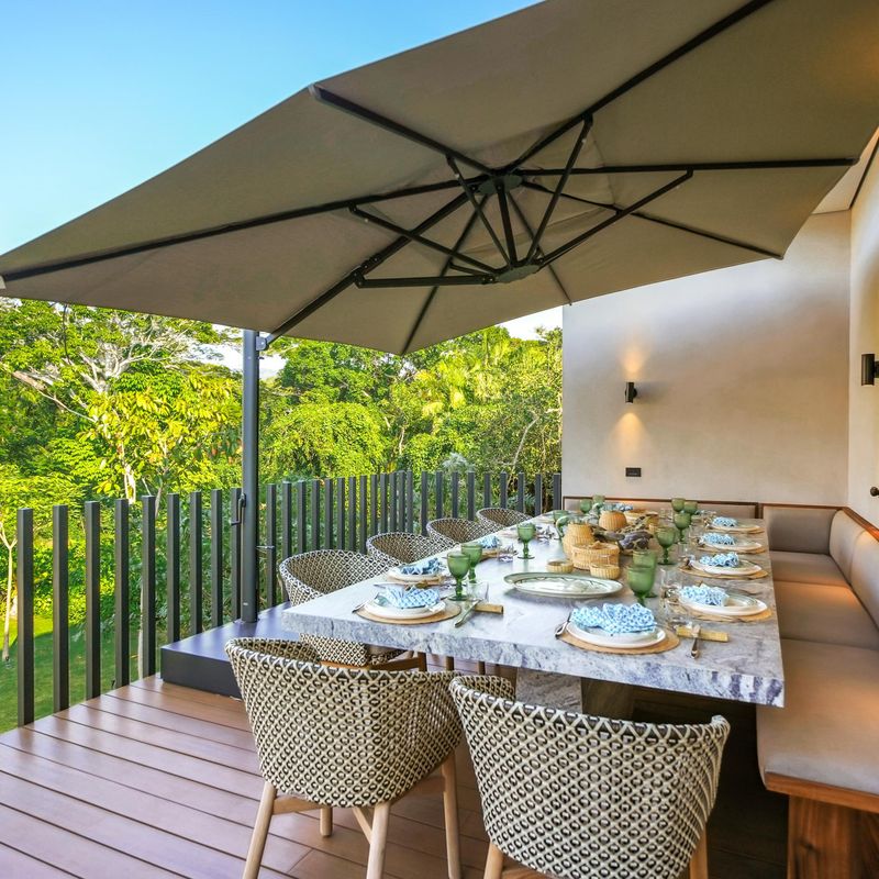 Oceanfront Villa in Paradise Coves