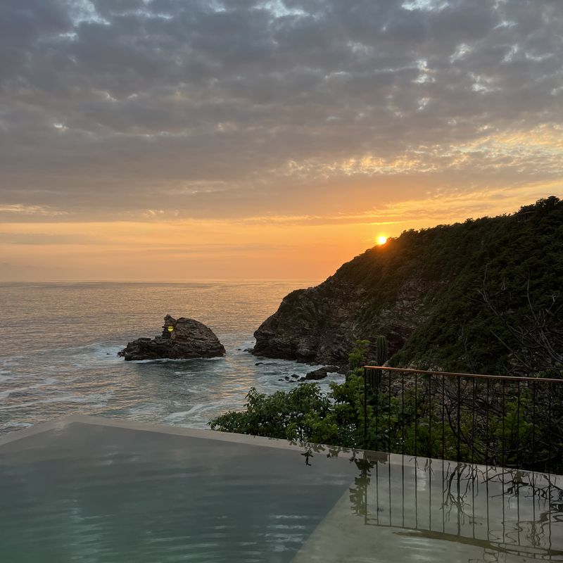 Cliffside Villa in Mazunte