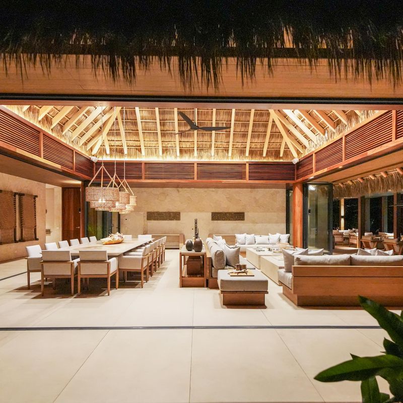 Oceanfront Villa in Paradise Coves