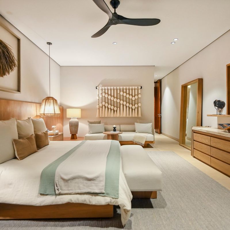 Oceanfront Villa in Paradise Coves