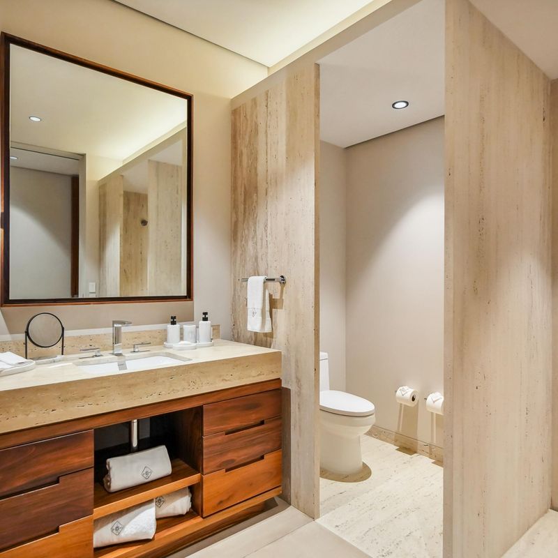 Oceanfront Villa in Paradise Coves