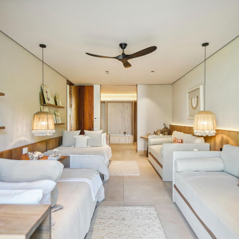 Oceanfront Villa in Paradise Coves