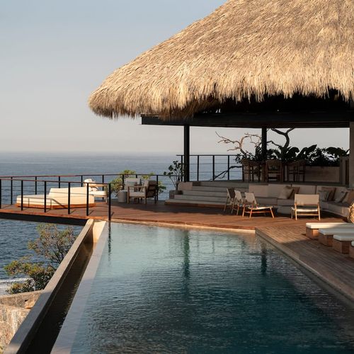 Luxury villa in Zihuatanejo