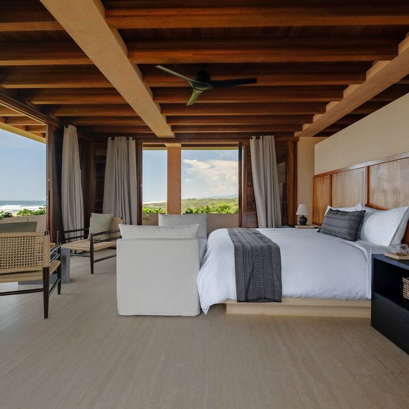 Beachfront Villa in El Rosedal