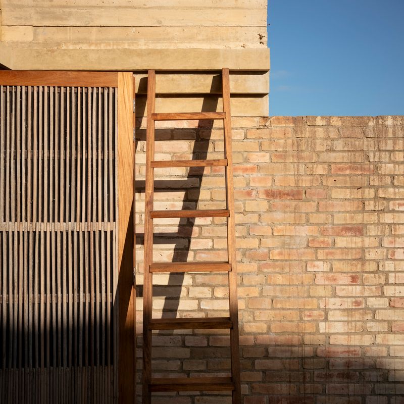 Designer Home in Ventanilla