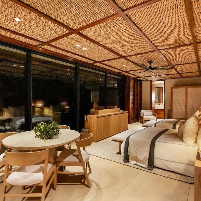 Oceanfront Villa in Paradise Coves