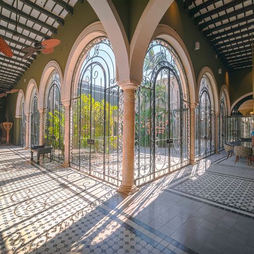 Mansion  in Centro