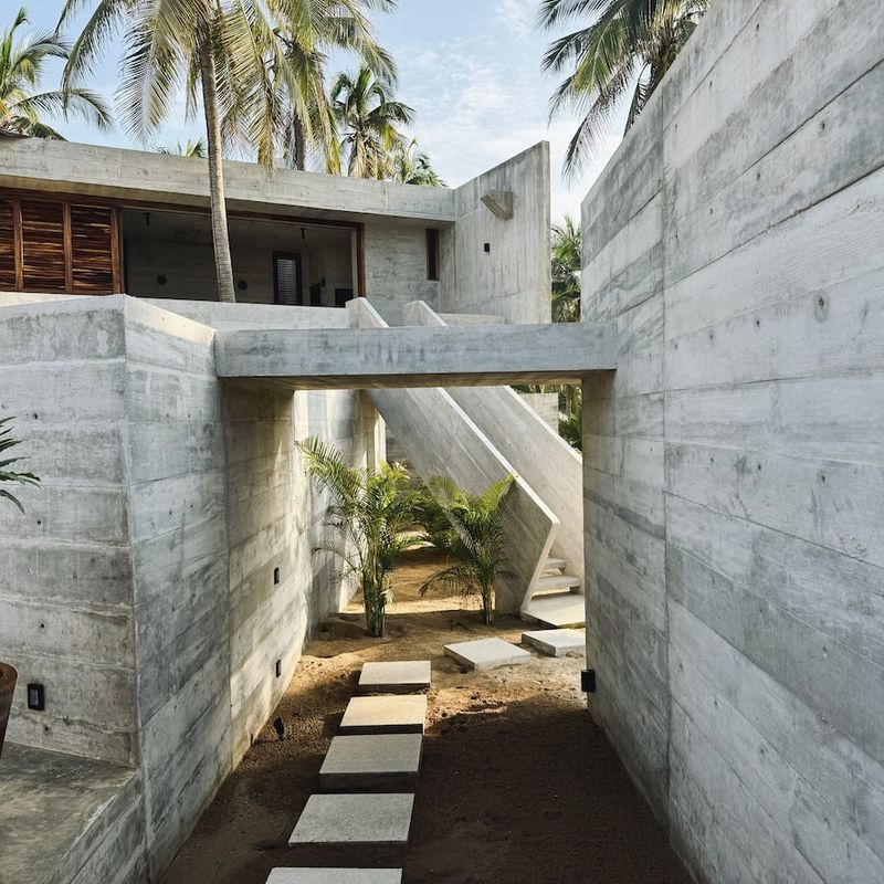Brutalist Home in El Venado
