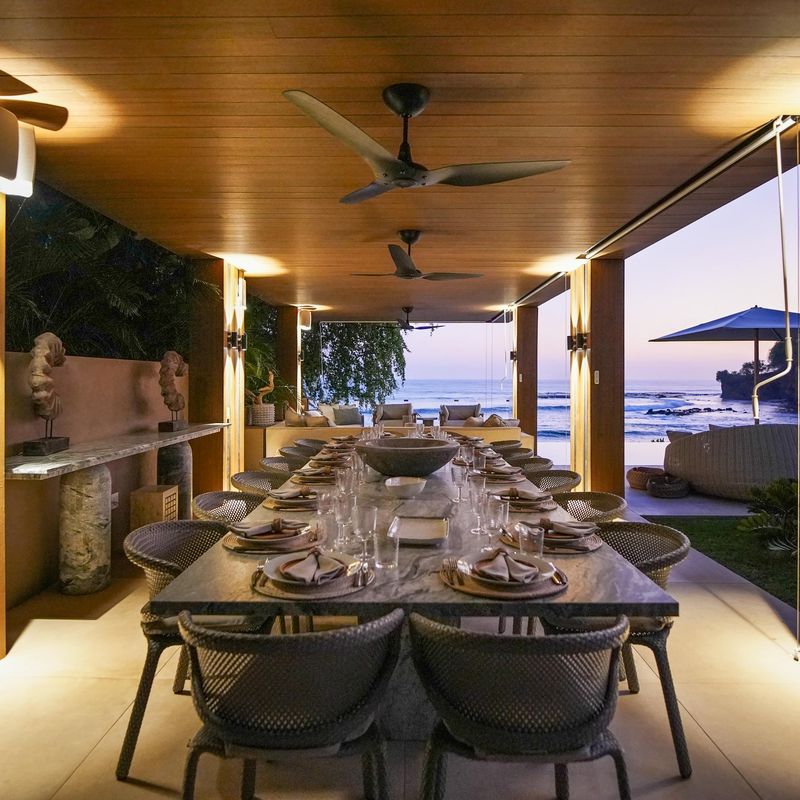 Oceanfront Villa in Paradise Coves