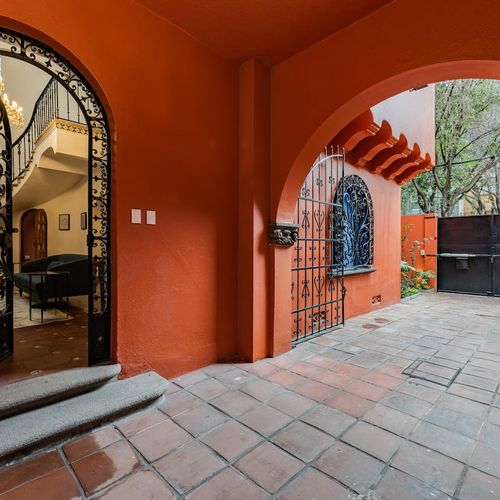 Large Home in Anzures